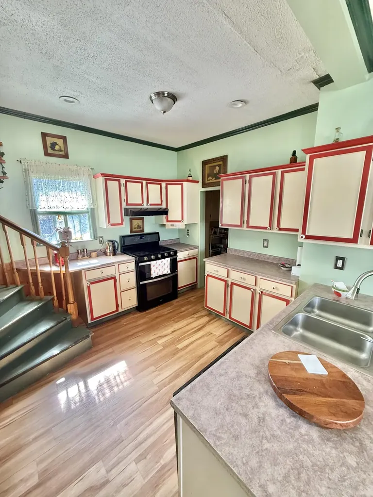 144 6th Avenue Madawaska ME 04756