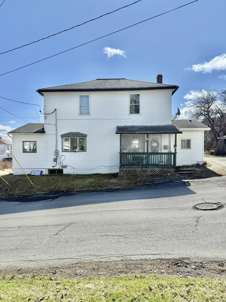 144 6th Avenue Madawaska ME 04756