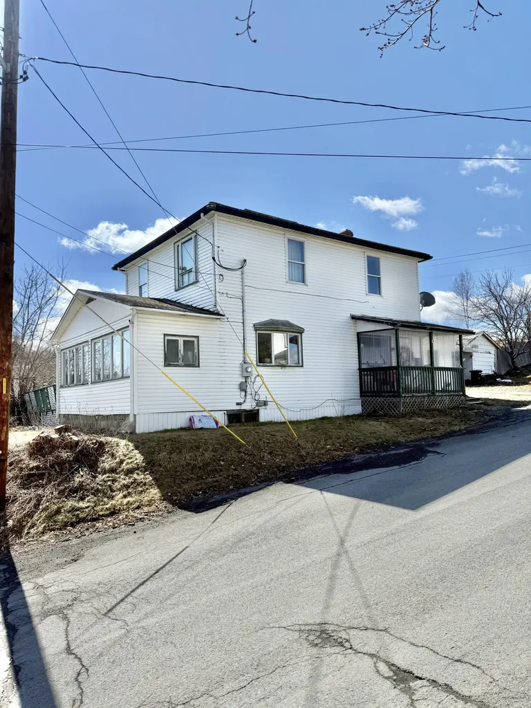 144 6th Avenue Madawaska ME 04756