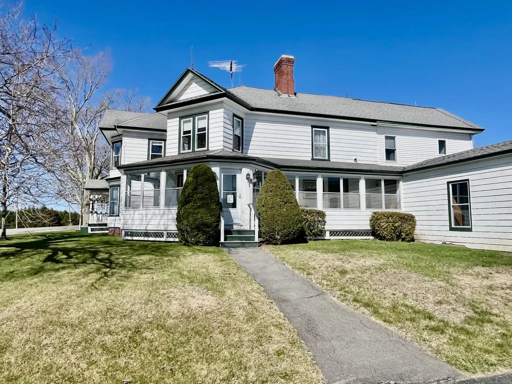 428 Mullen Road Newport ME 04953