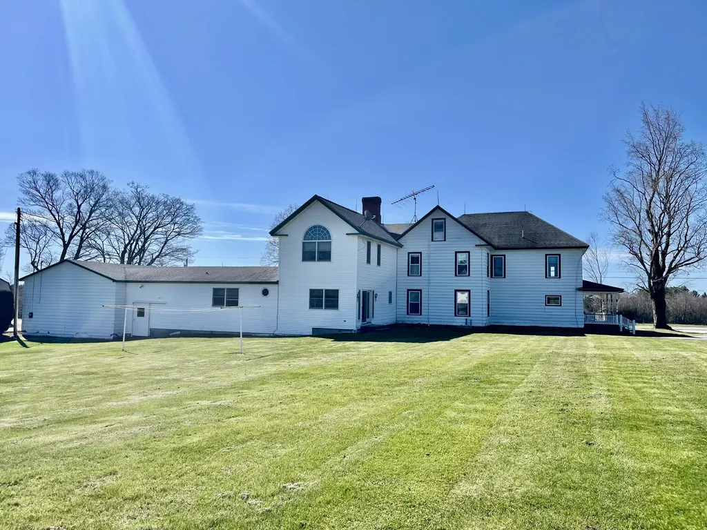 428 Mullen Road Newport ME 04953