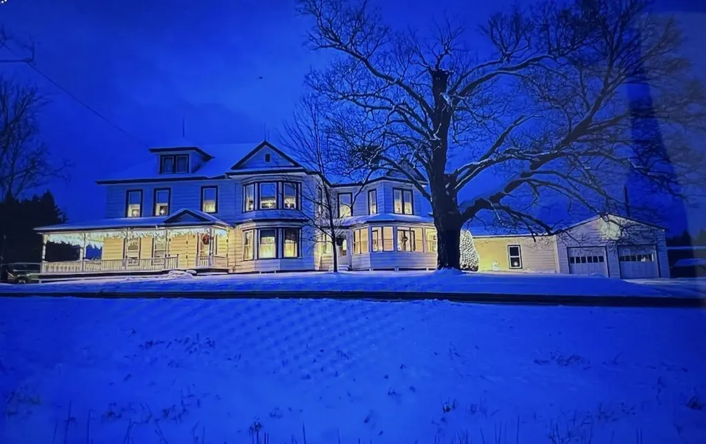 428 Mullen Road Newport ME 04953