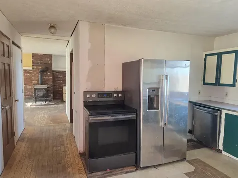 108 Maple Lane Poland ME 04274