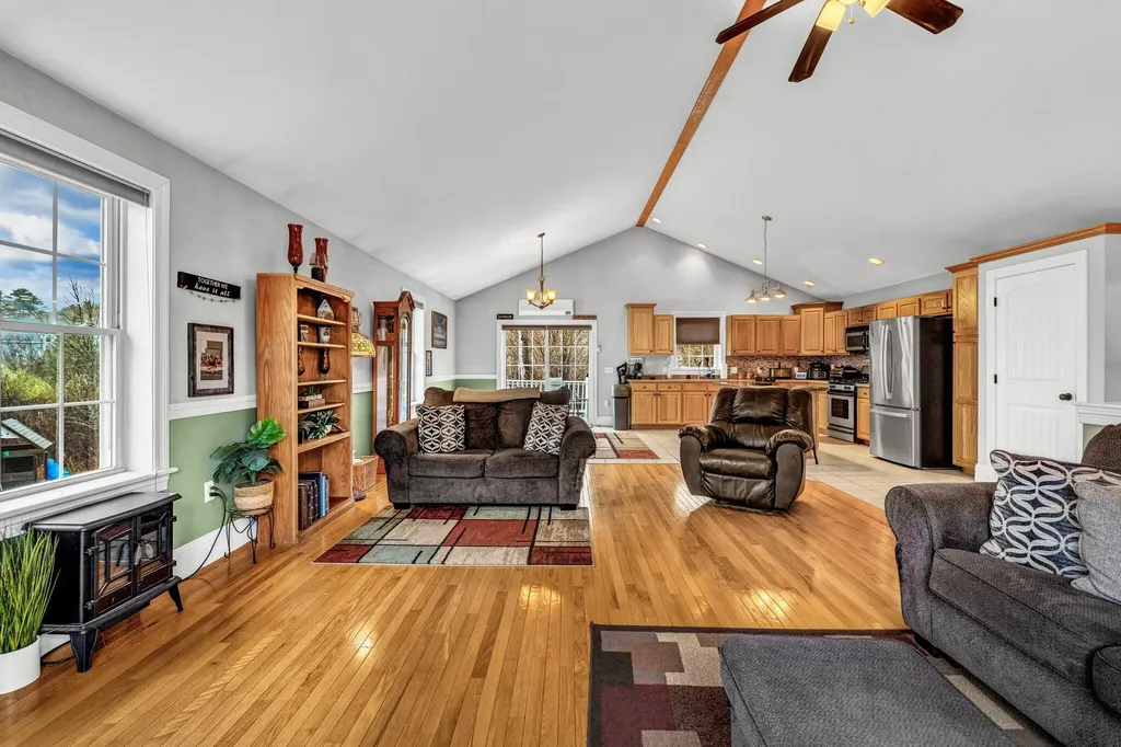 19 Deer Pond Lane Bangor ME 04401