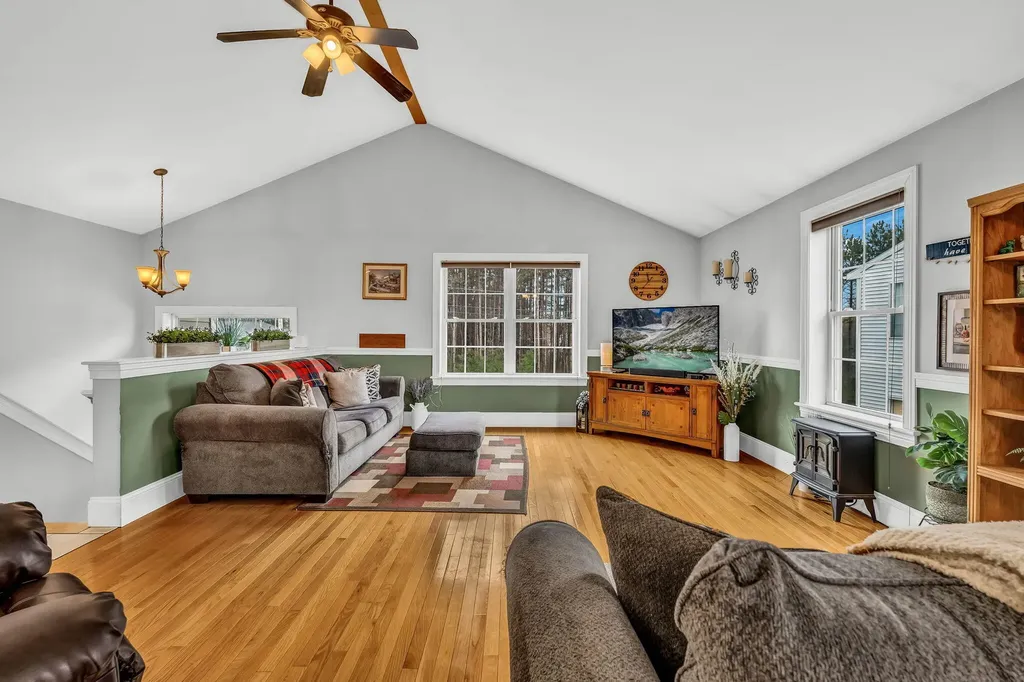 19 Deer Pond Lane Bangor ME 04401