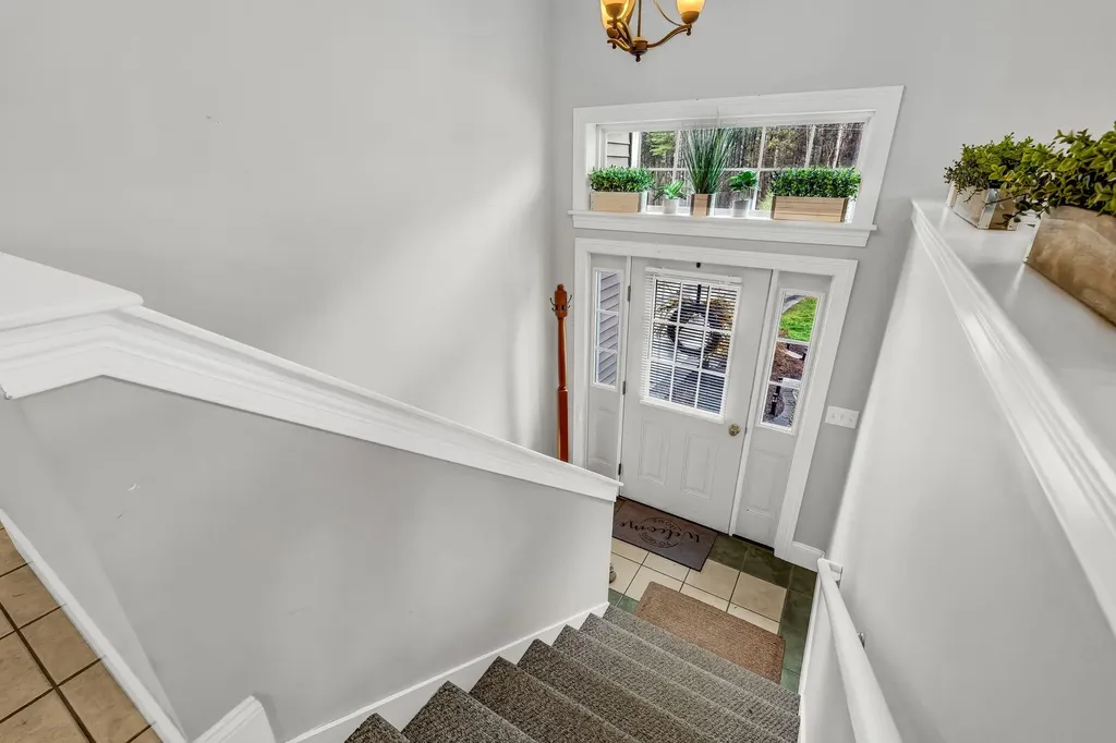 19 Deer Pond Lane Bangor ME 04401