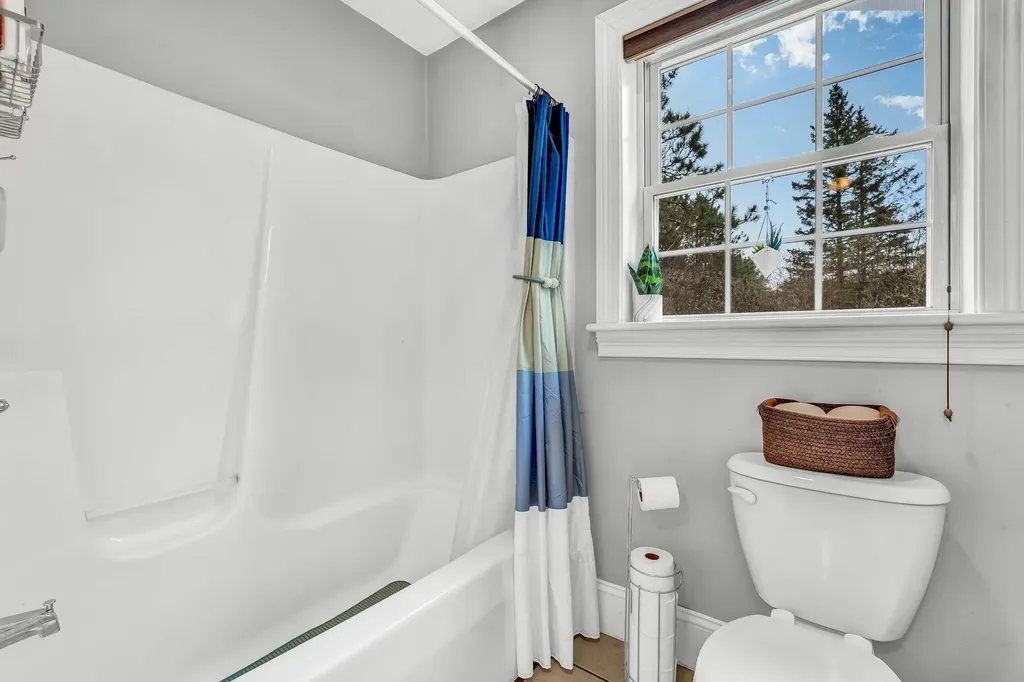 19 Deer Pond Lane Bangor ME 04401