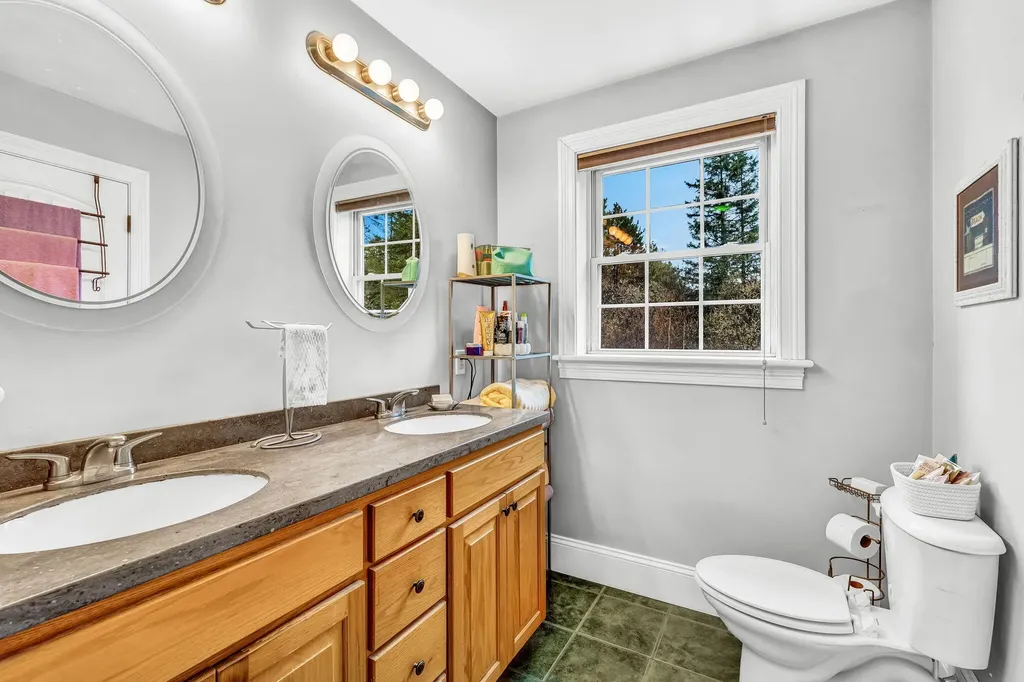 19 Deer Pond Lane Bangor ME 04401