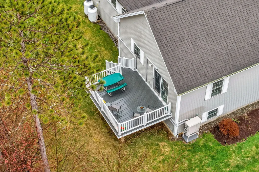 19 Deer Pond Lane Bangor ME 04401