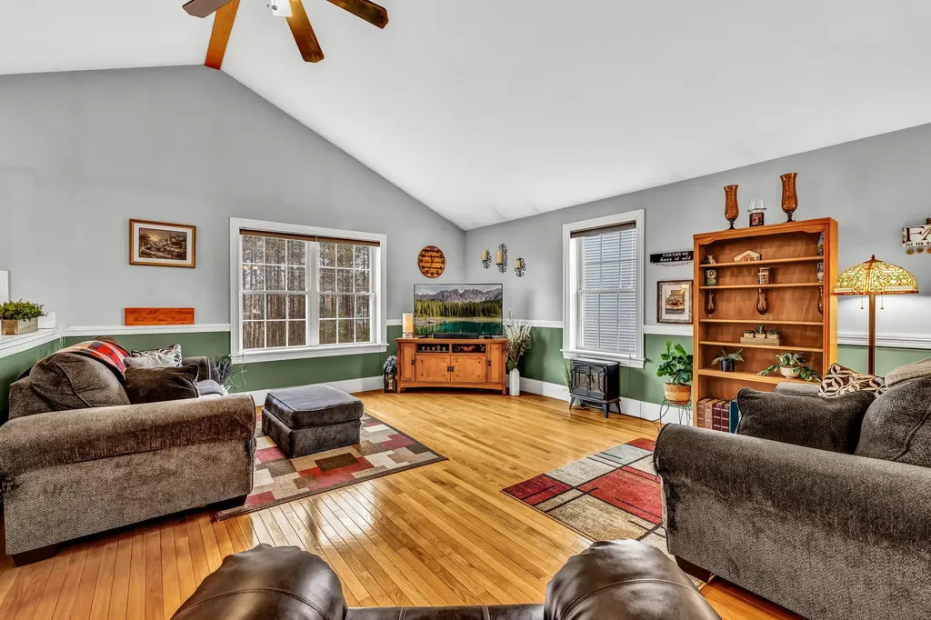 19 Deer Pond Lane Bangor ME 04401