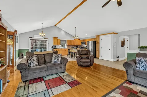 19 Deer Pond Lane Bangor ME 04401