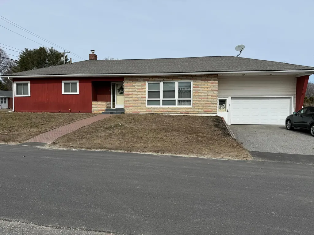 2 Nancy Street Lewiston ME 04240