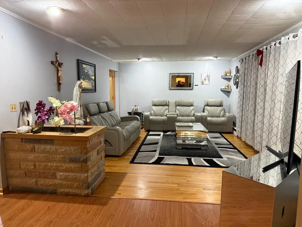 2 Nancy Street Lewiston ME 04240
