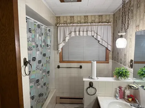 2 Nancy Street Lewiston ME 04240