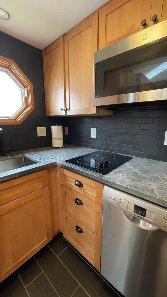 9 E Grand Avenue Scarborough ME 04074