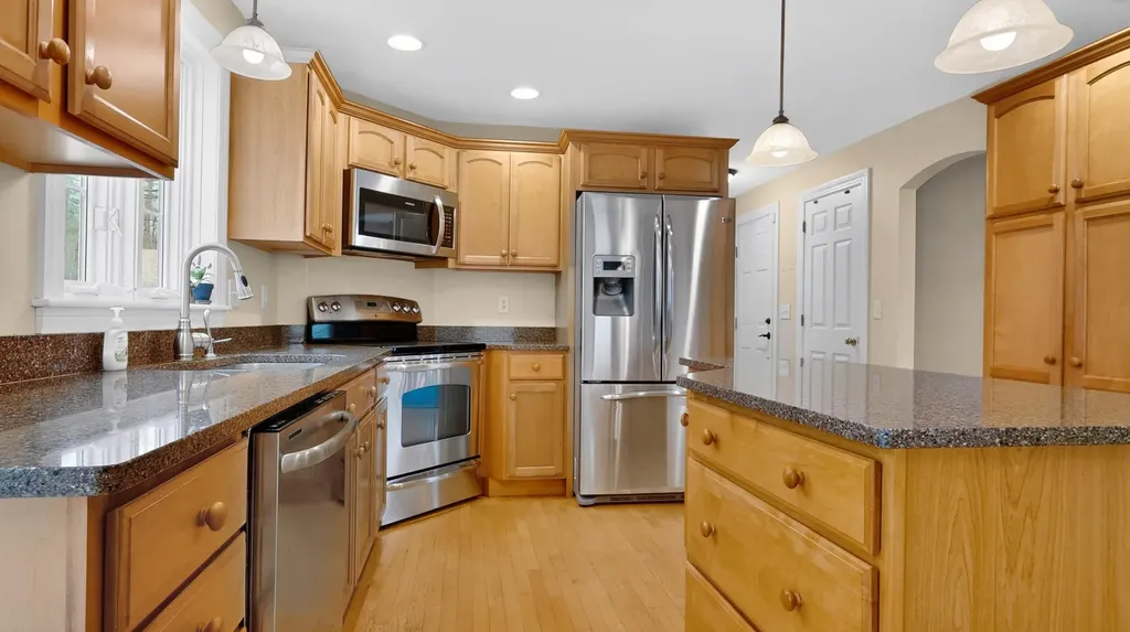 8 Landmark Road Scarborough ME 04074