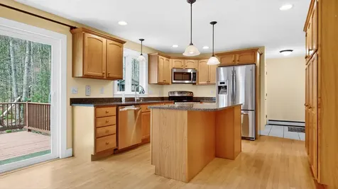 8 Landmark Road Scarborough ME 04074