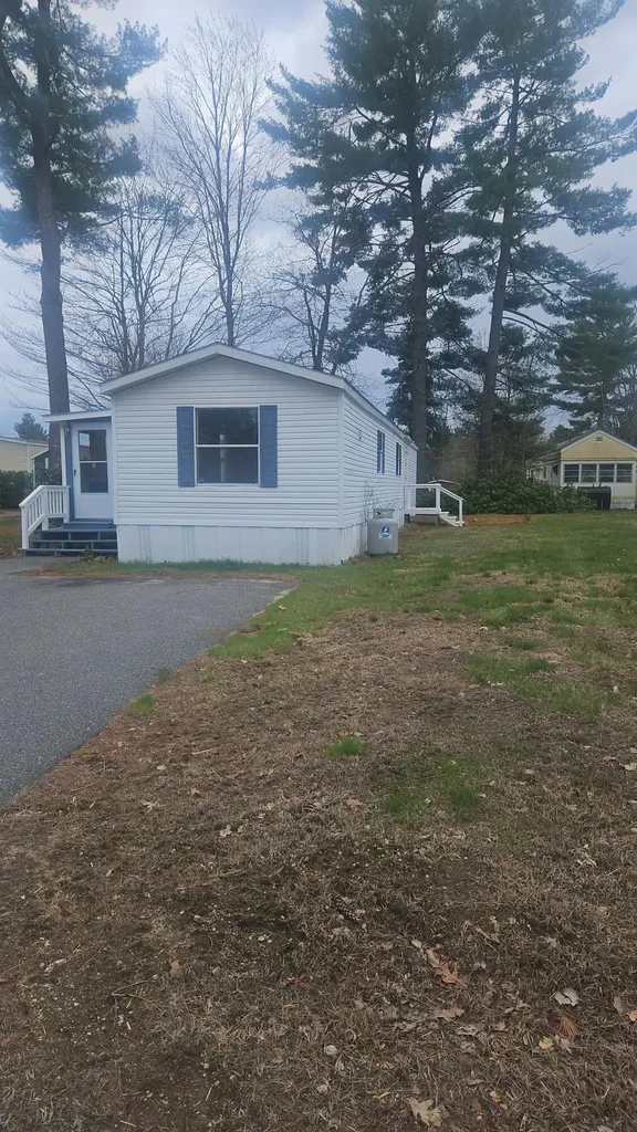 21 Holiday Lane Standish ME 04084