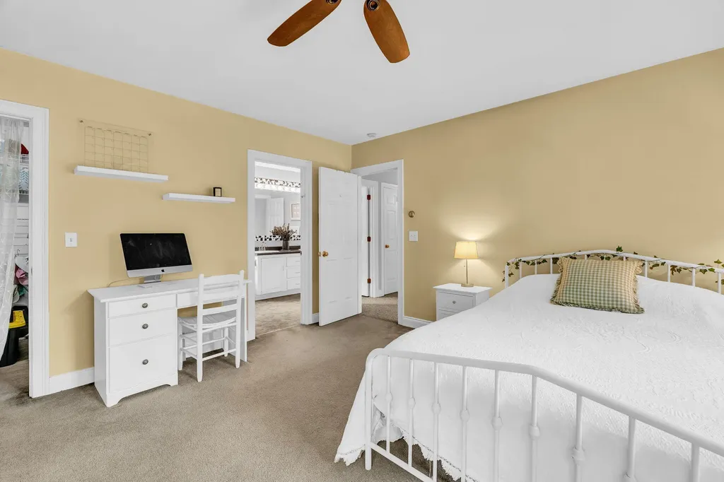 68 Adams Way Freeport ME 04032