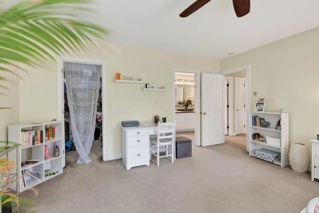 68 Adams Way Freeport ME 04032