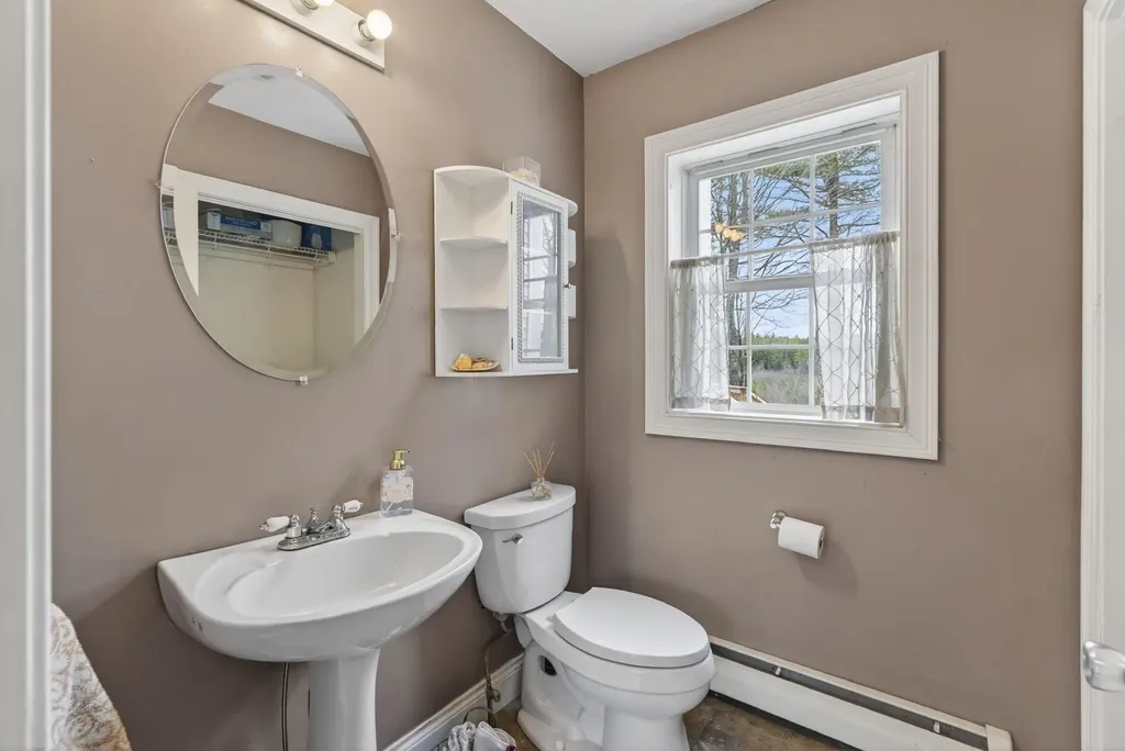 68 Adams Way Freeport ME 04032