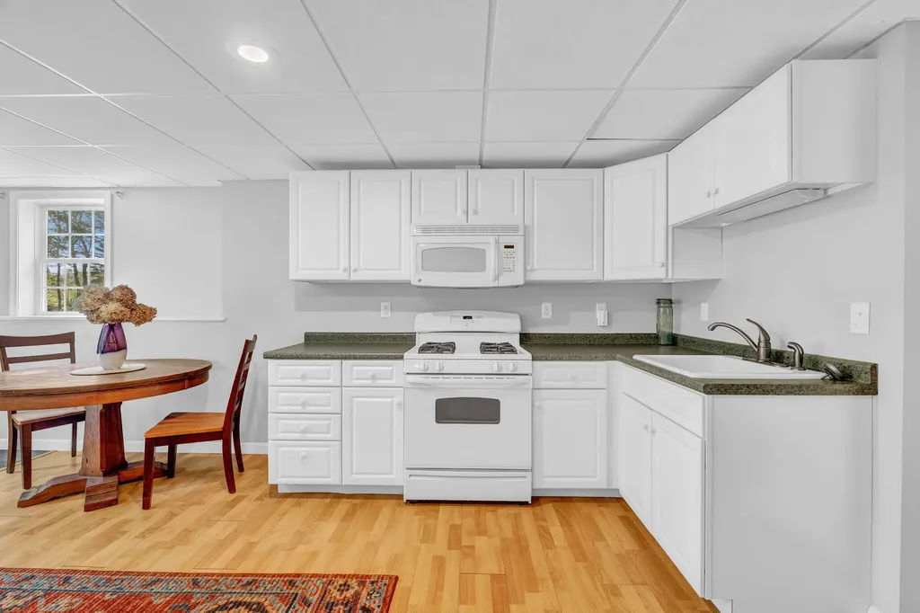 68 Adams Way Freeport ME 04032
