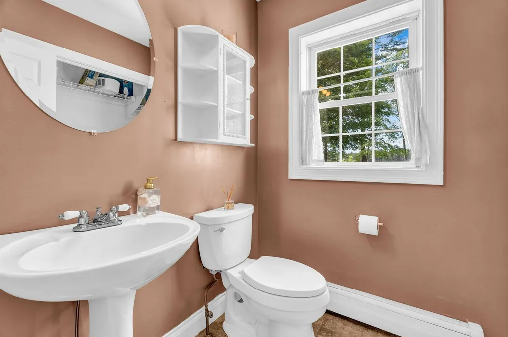 68 Adams Way Freeport ME 04032