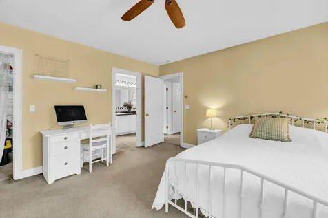 68 Adams Way Freeport ME 04032