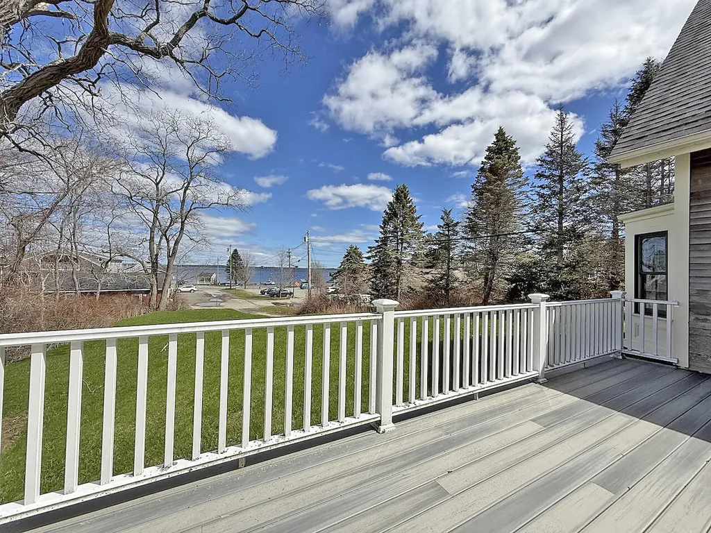 11 Overlook Road Lincolnville ME 04849