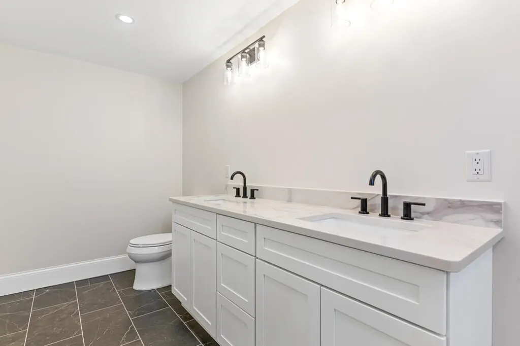 505 Mitchell Road Cape Elizabeth ME 04107