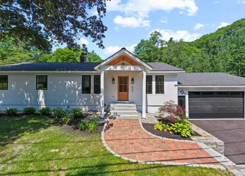 505 Mitchell Road Cape Elizabeth ME 04107