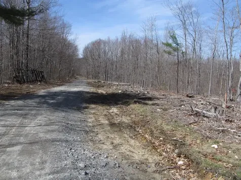 25-10 Klondike Hill Lane West Paris ME 04289