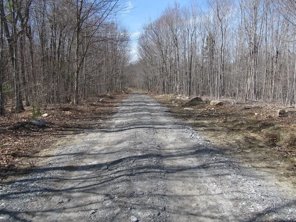 25-9 Klondike Hill Lane West Paris ME 04289