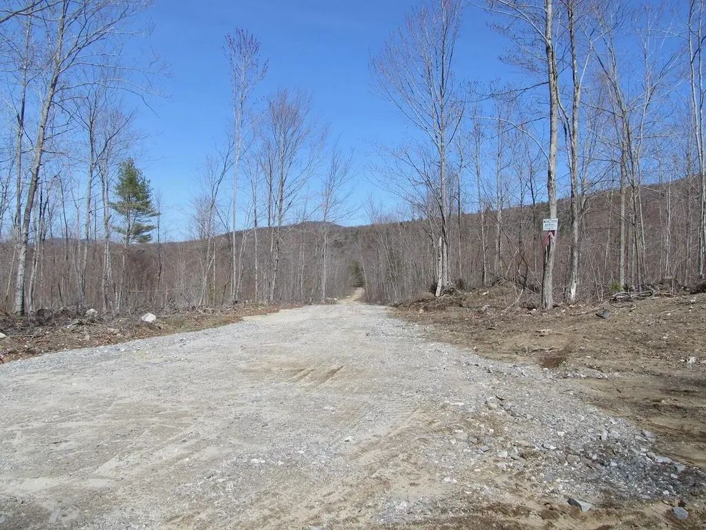 25-9 Klondike Hill Lane West Paris ME 04289