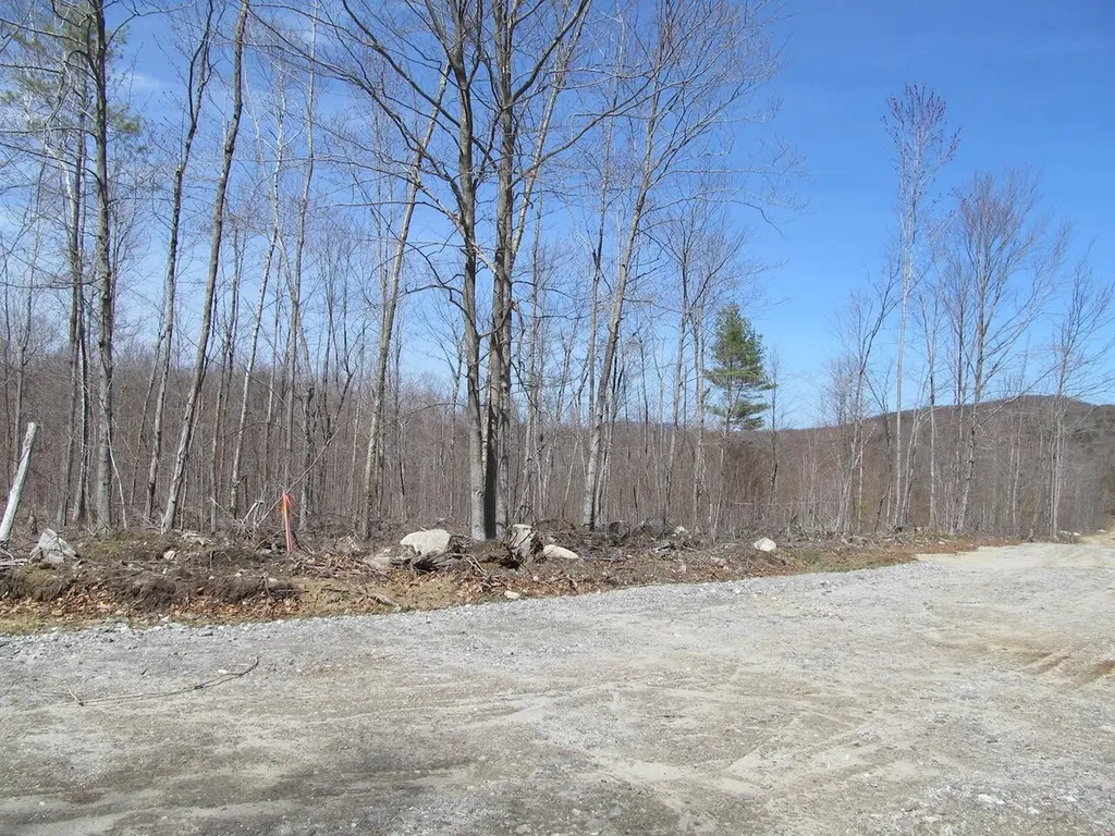 25-9 Klondike Hill Lane West Paris ME 04289