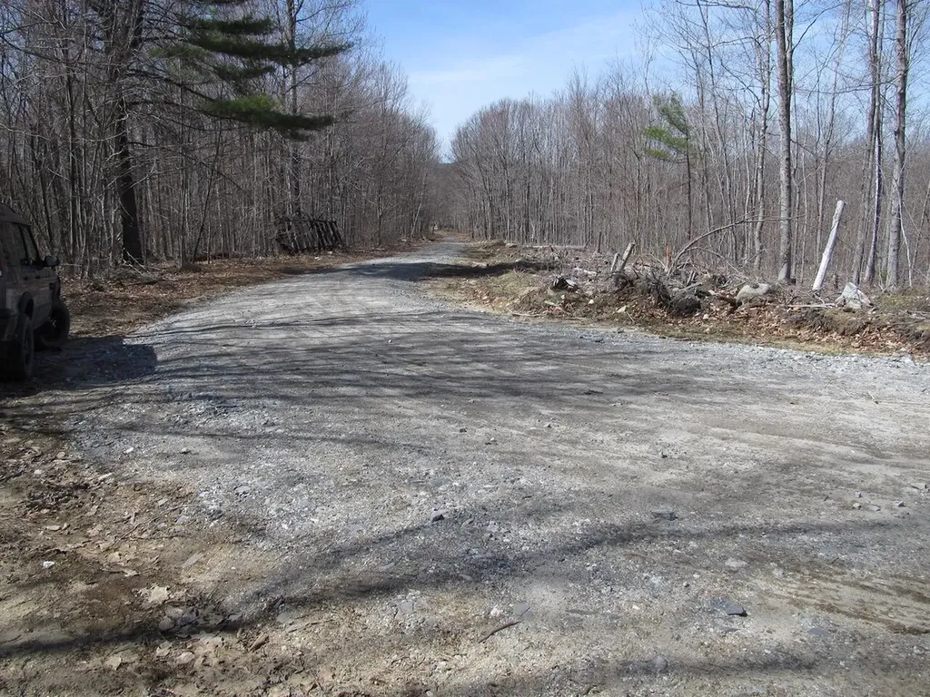 25-9 Klondike Hill Lane West Paris ME 04289