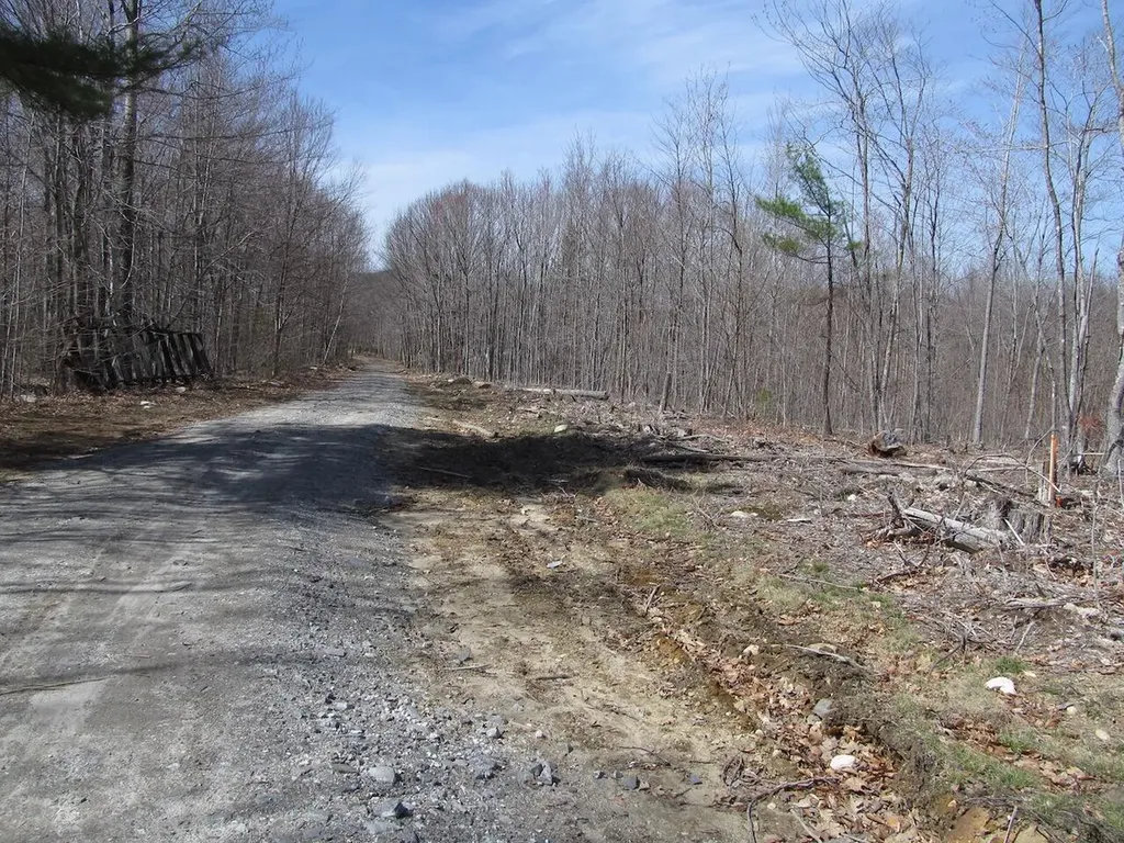 25-9 Klondike Hill Lane West Paris ME 04289