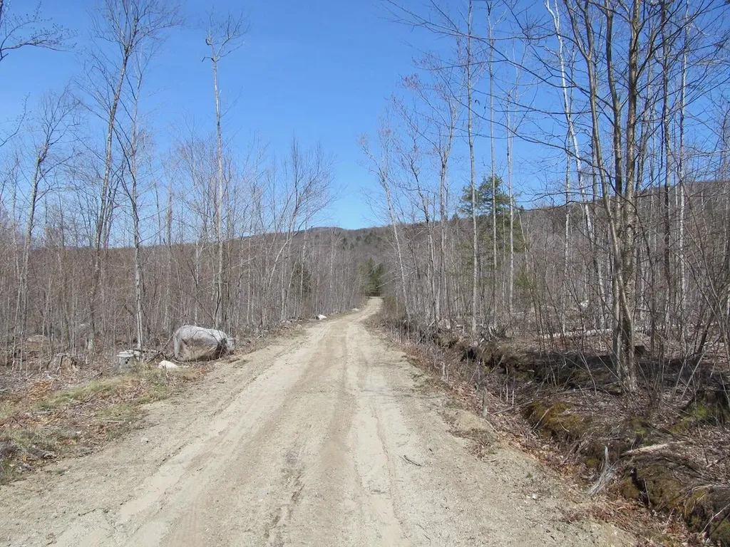 25-9 Klondike Hill Lane West Paris ME 04289