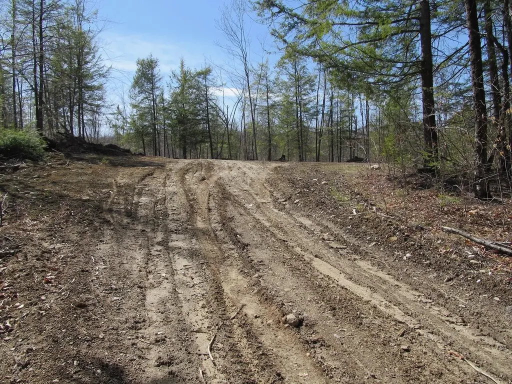 25-9 Klondike Hill Lane West Paris ME 04289