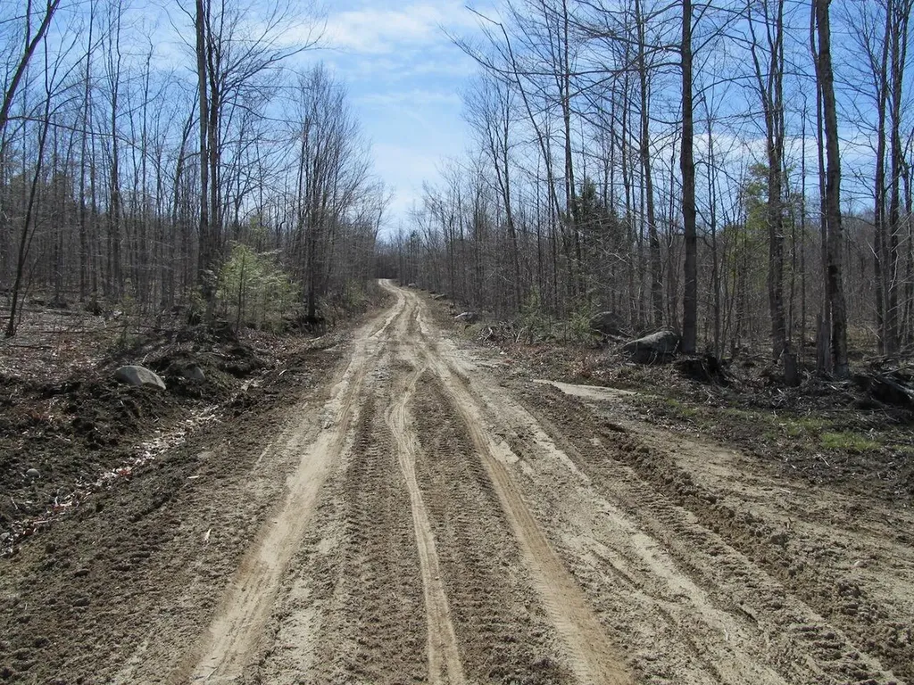 25-9 Klondike Hill Lane West Paris ME 04289