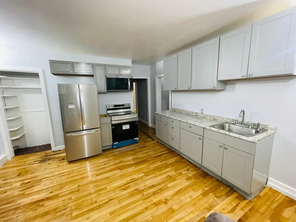 184 Bartlett Street Lewiston ME 04240