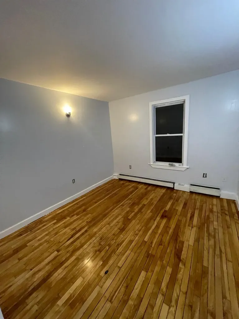 184 Bartlett Street Lewiston ME 04240