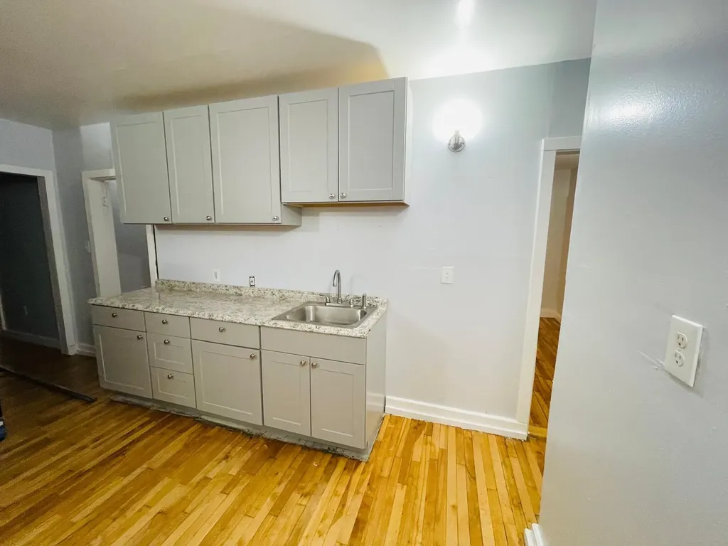 184 Bartlett Street Lewiston ME 04240