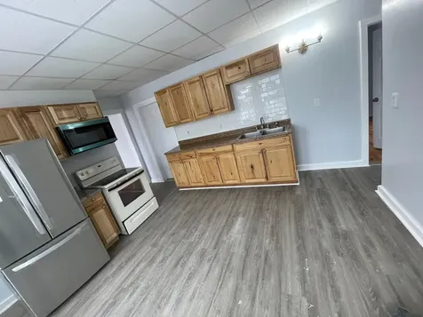 184 Bartlett Street Lewiston ME 04240