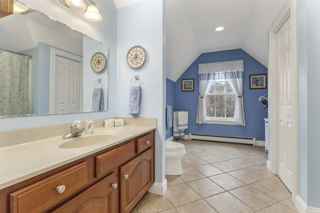 28 Lone Pine Lane Yarmouth ME 04096