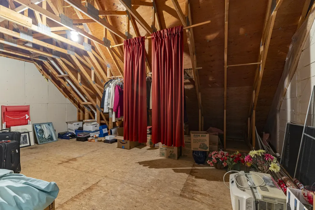 28 Lone Pine Lane Yarmouth ME 04096