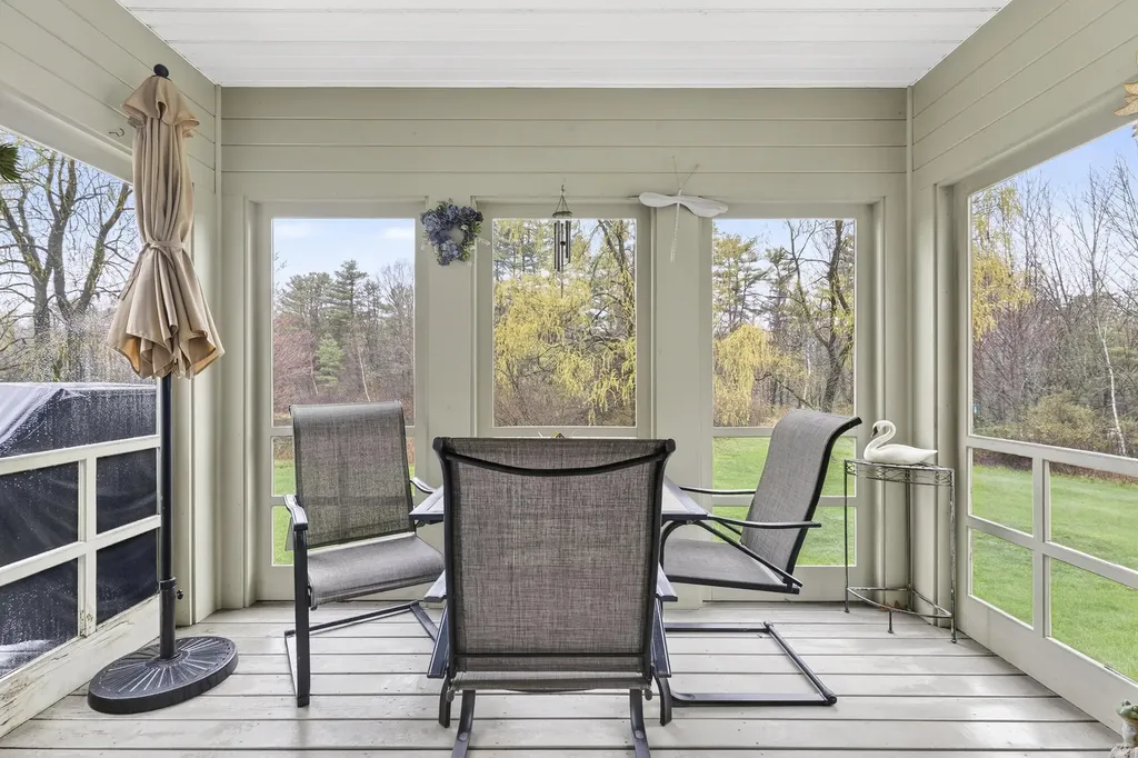 28 Lone Pine Lane Yarmouth ME 04096