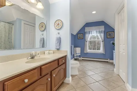 28 Lone Pine Lane Yarmouth ME 04096
