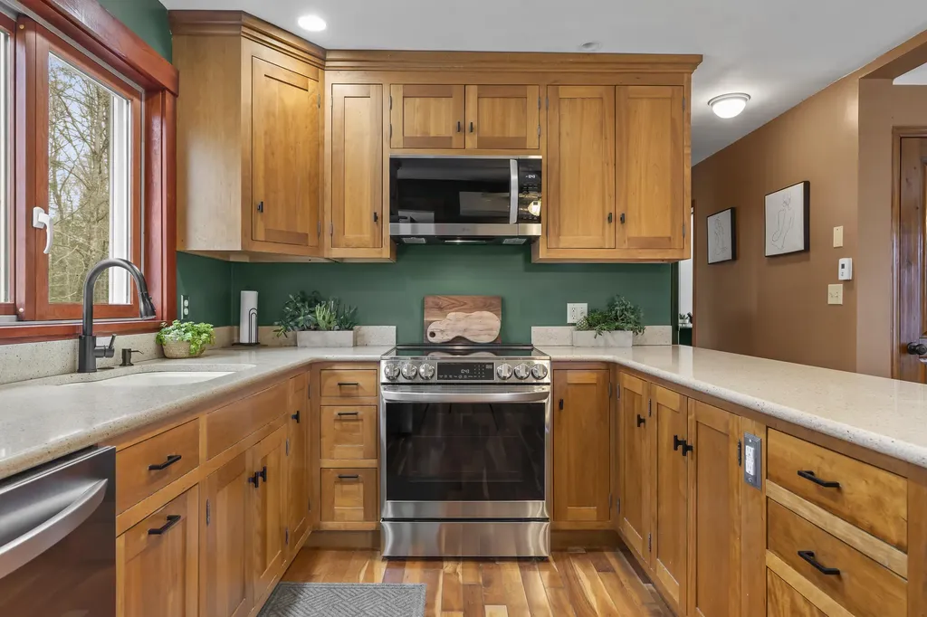 31 Partridge Lane Nobleboro ME 04555