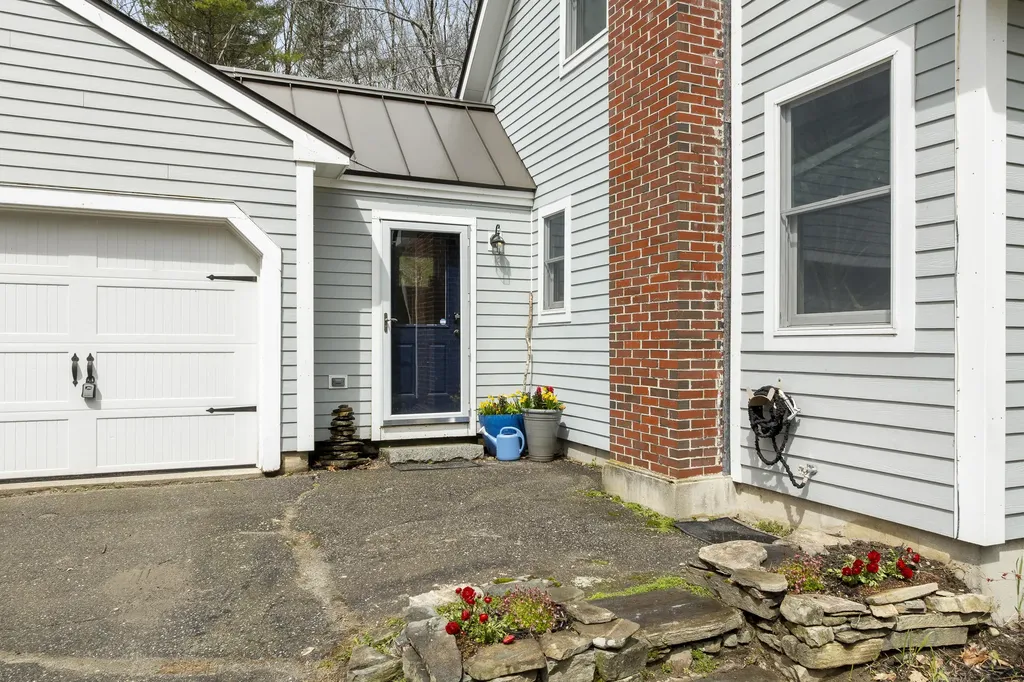 31 Partridge Lane Nobleboro ME 04555